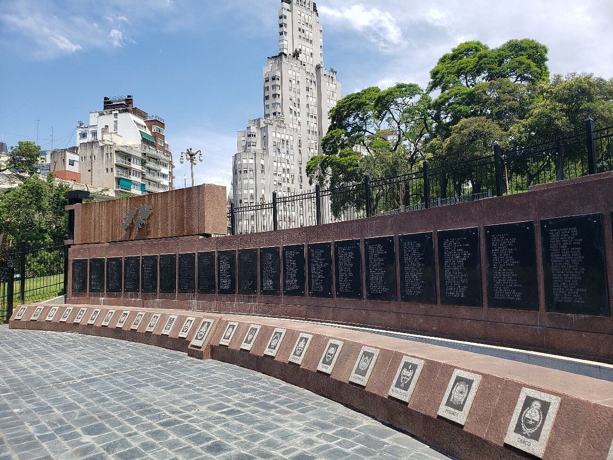 Momumento